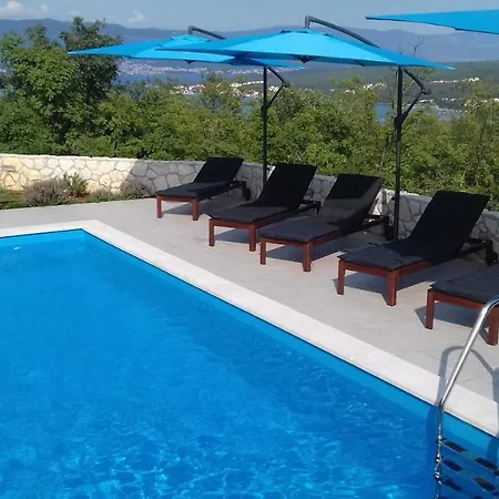 Dora Villa Suzan